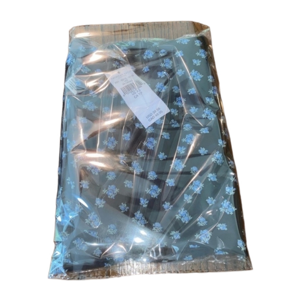 NWT - AE Women’s ‘It’ Knit Floral Skort (Washed Black & Blue Floral Pattern) - Picture 4 of 7